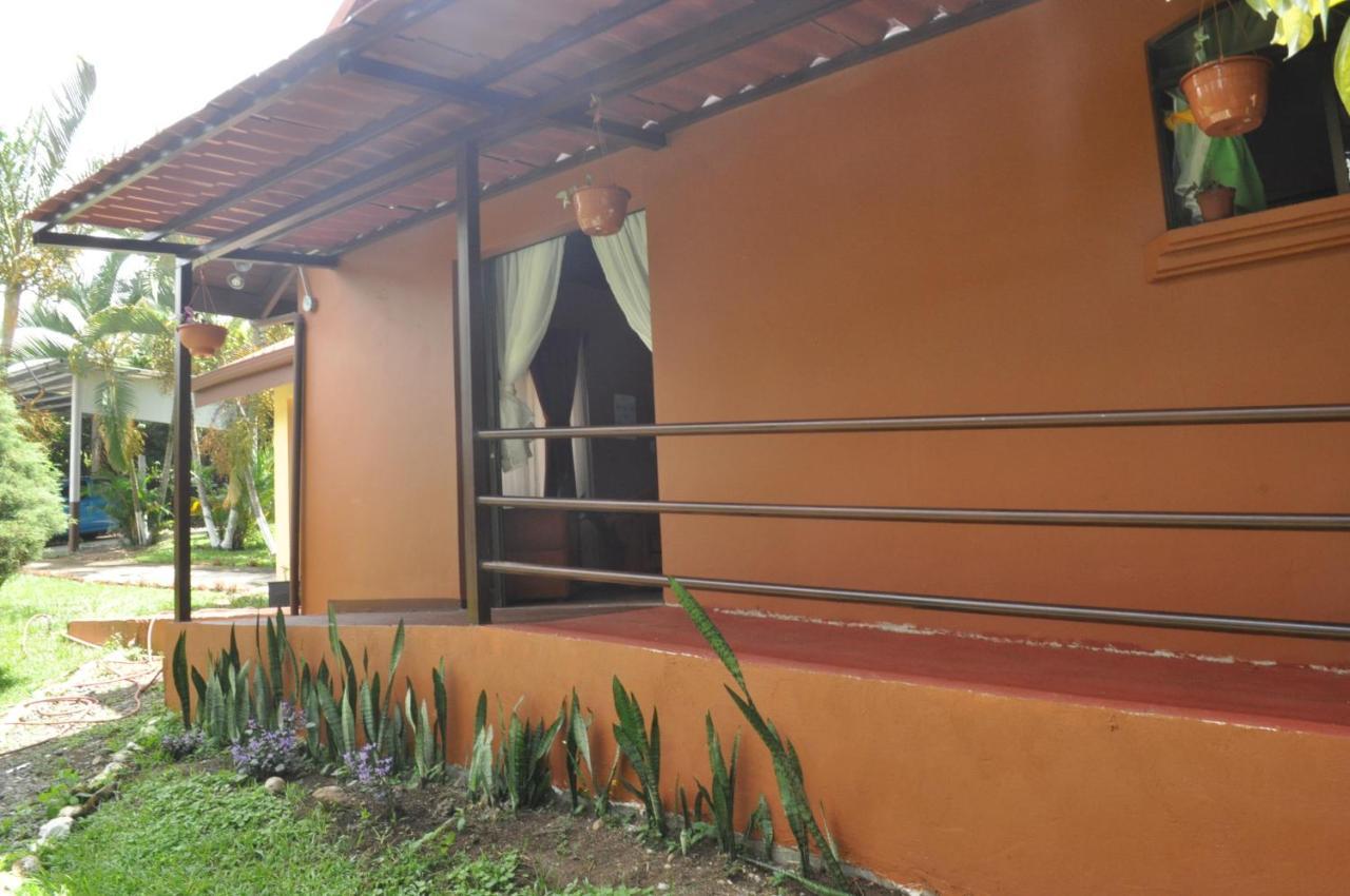 Hospedaje Amanecer Bed & Breakfast Turrialba Eksteriør bilde