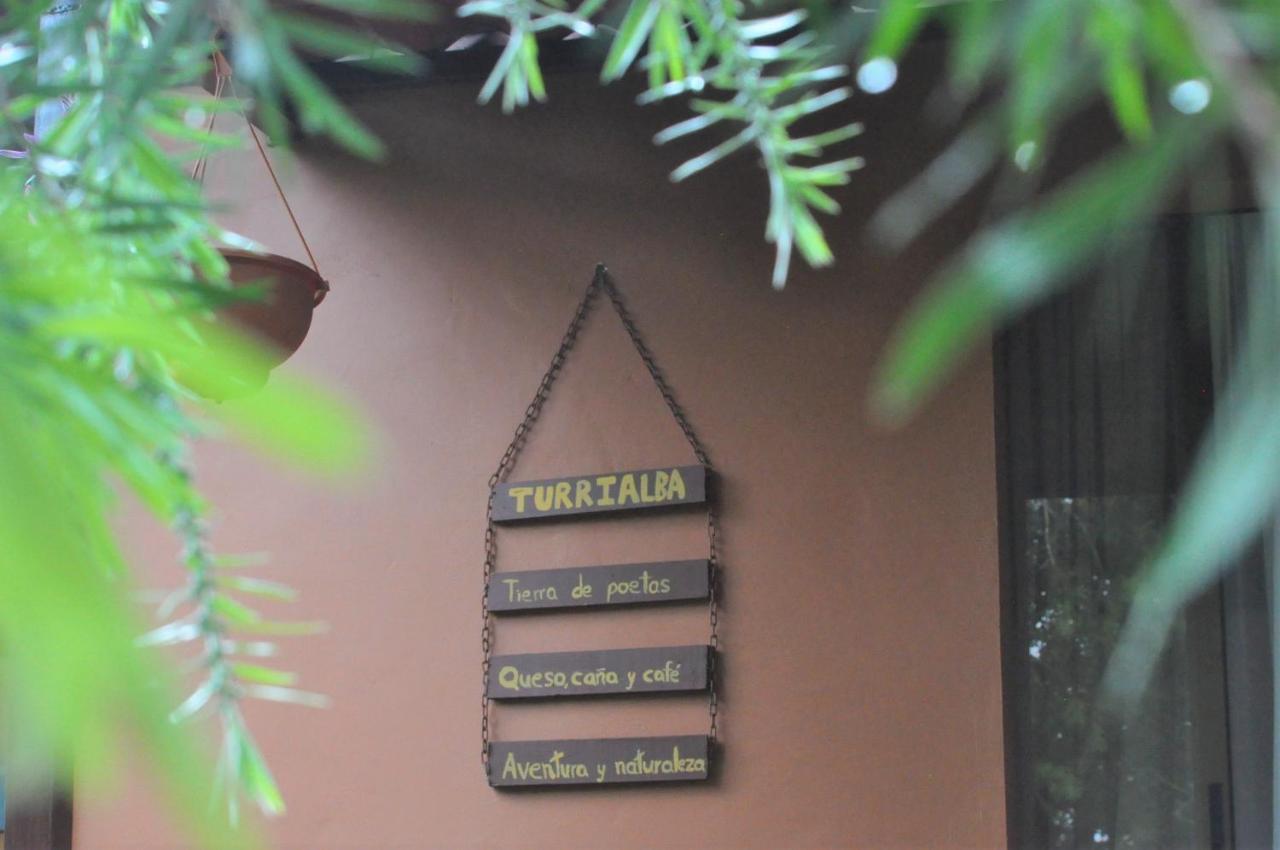 Hospedaje Amanecer Bed & Breakfast Turrialba Eksteriør bilde