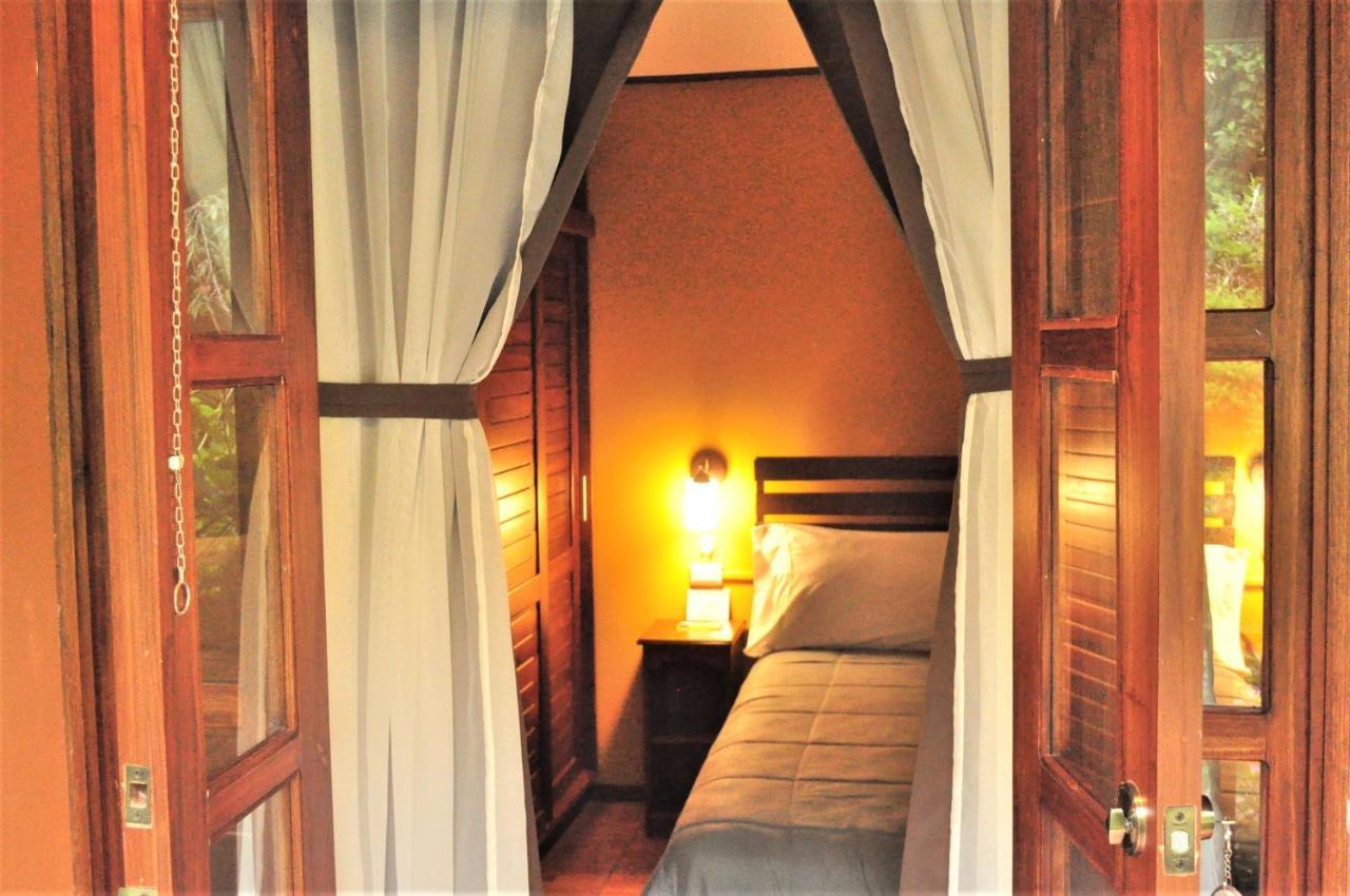 Hospedaje Amanecer Bed & Breakfast Turrialba Eksteriør bilde